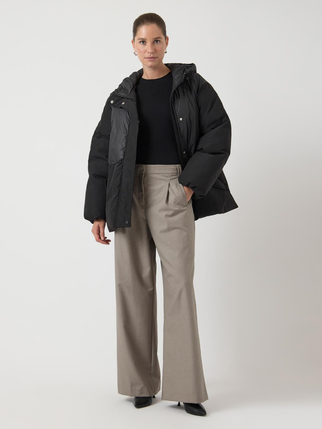 model_shot-front_full